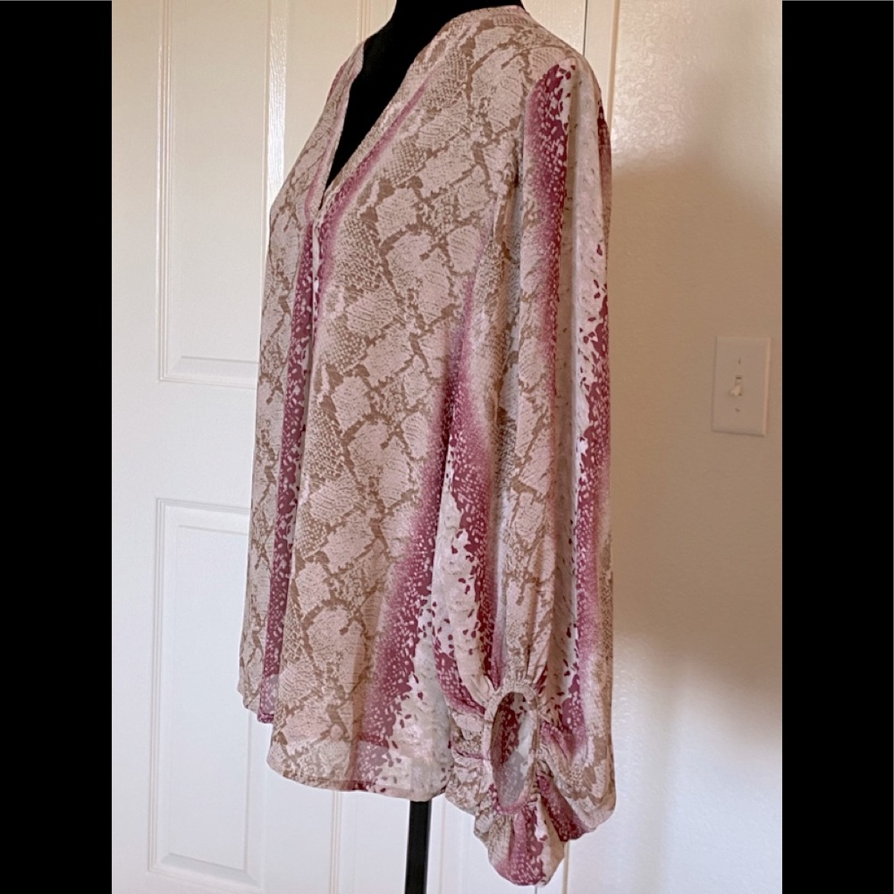 Gorgeous snakeskin but burgundy & beige snakeskin top